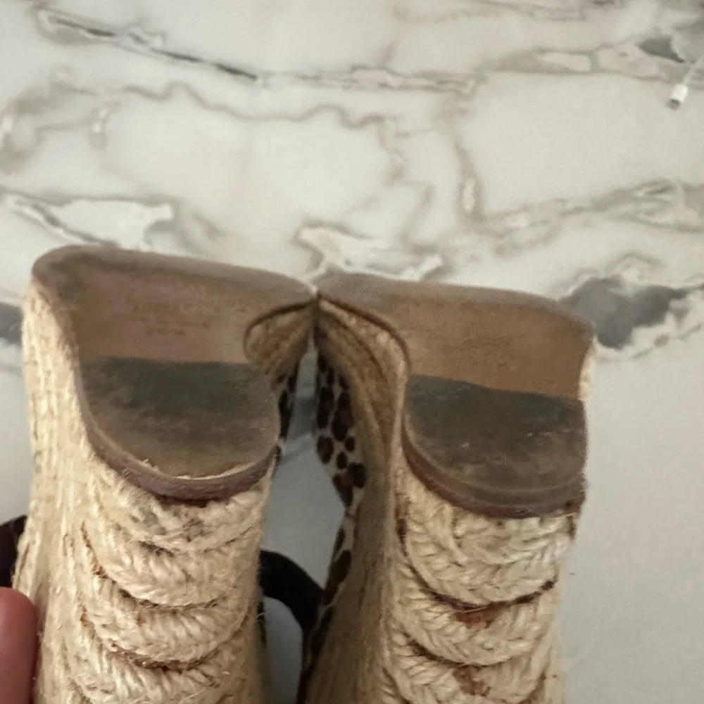 Vintage Moschino Animal Print wedge ankle strap shoes w/ribbon tie. size -6.5 - Picture 5 of 14